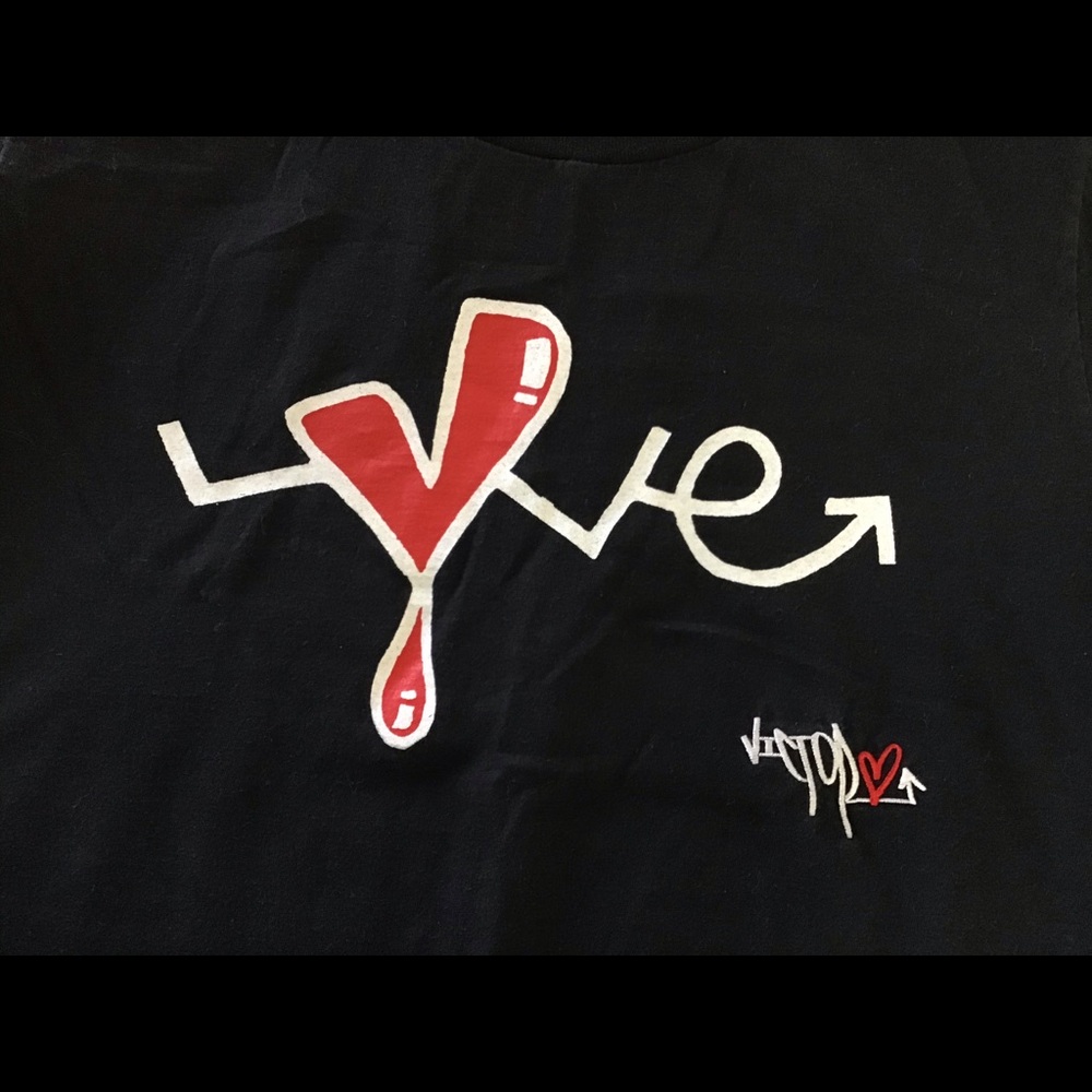 Black Graphic Tee Shirt |L| - Picture 2 of 4